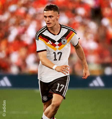 Fußballspieler in Deutschland Heimtrikot 2026