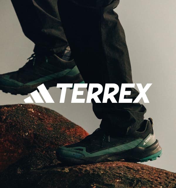 adidas Terrex Logo auf Bild von Wanderschuhen